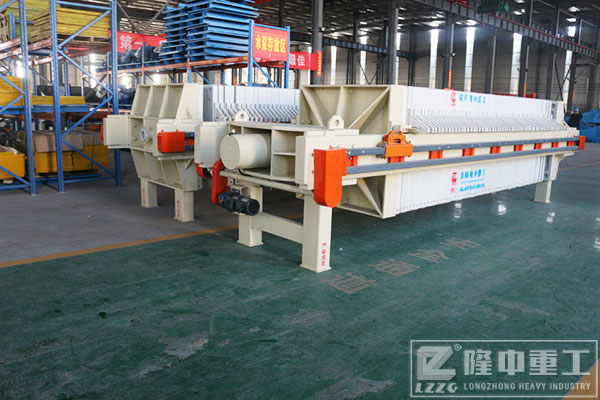 洛陽隆中持續(xù)L跑，成就洗沙尾礦處理L域硬核污泥廂式壓濾機(jī)！