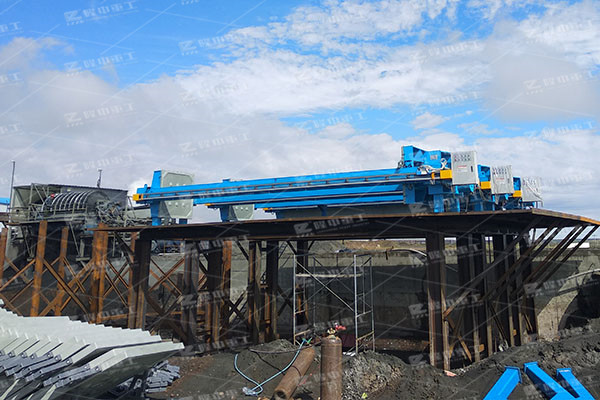 200平方的壓濾機(jī)有嗎？污泥脫水機(jī)多少錢一臺(tái)？